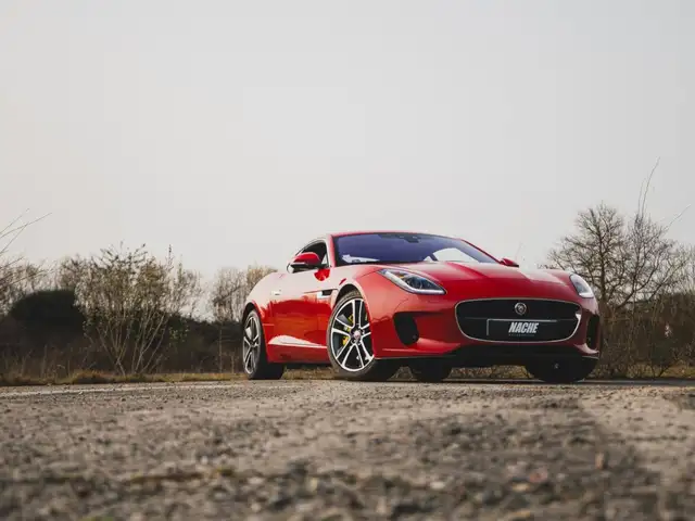 Jaguar F-Type V6