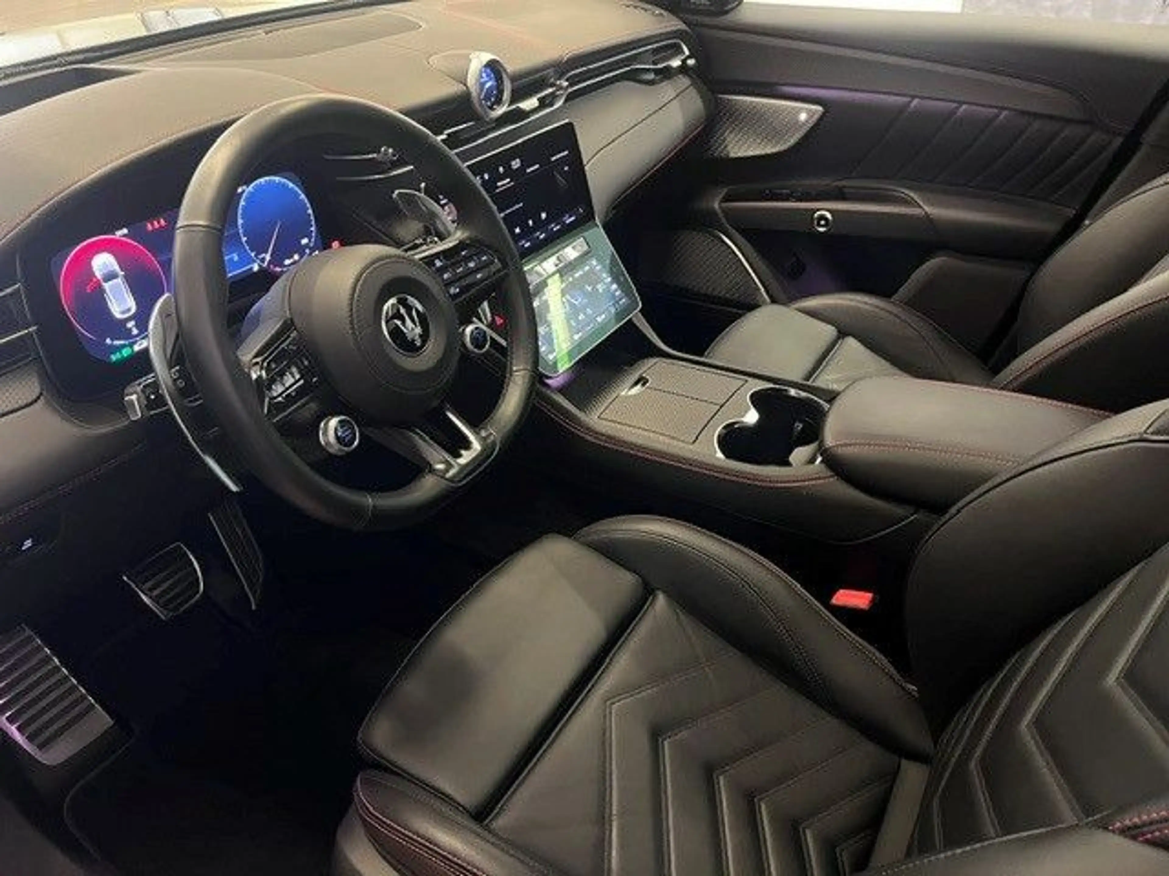 Maserati Grecale Trofeo, Pano, Sonos, HUD, nur Gewerbe ! — photo 3