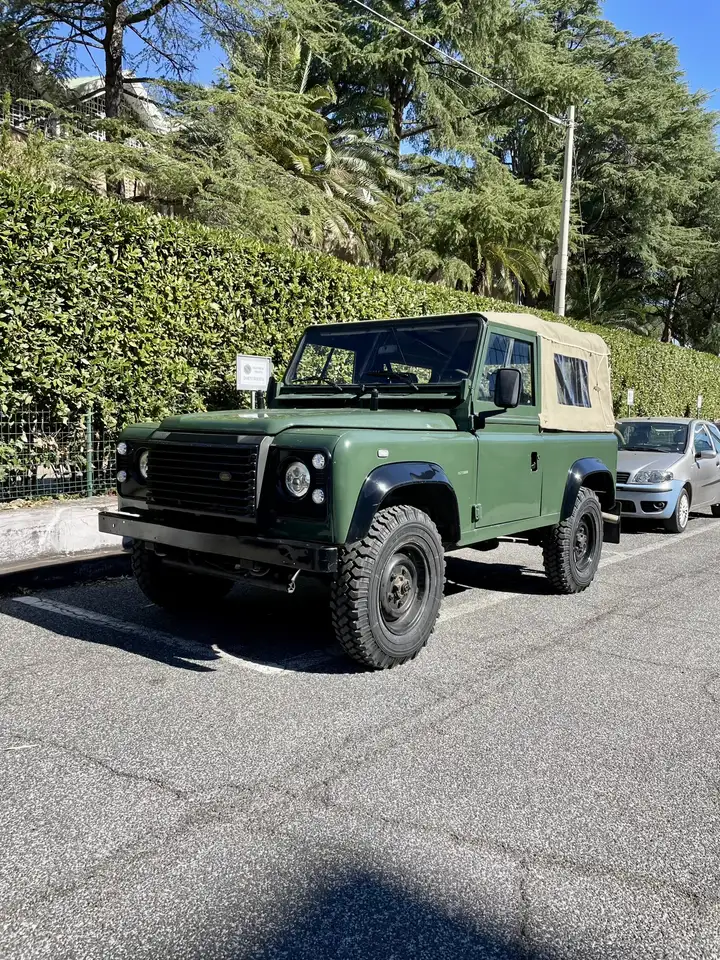 Land Rover Defender 90 2.5 td County SW, foto 1
