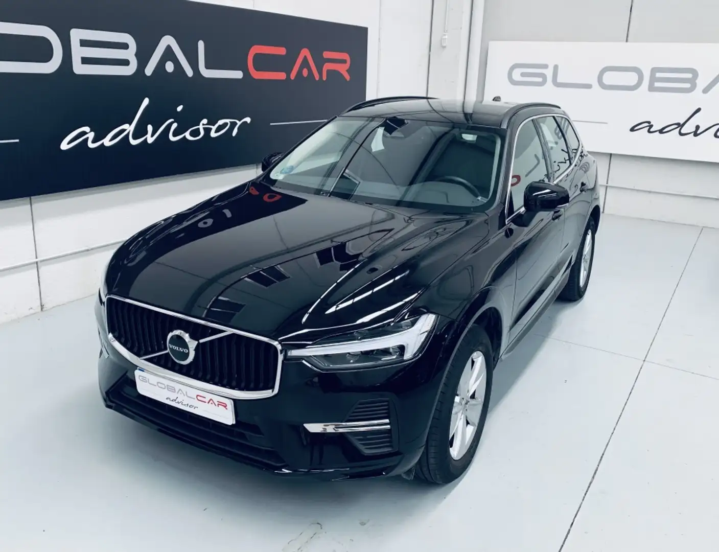 Volvo XC60 B4 Core FWD Aut. Negro - 2