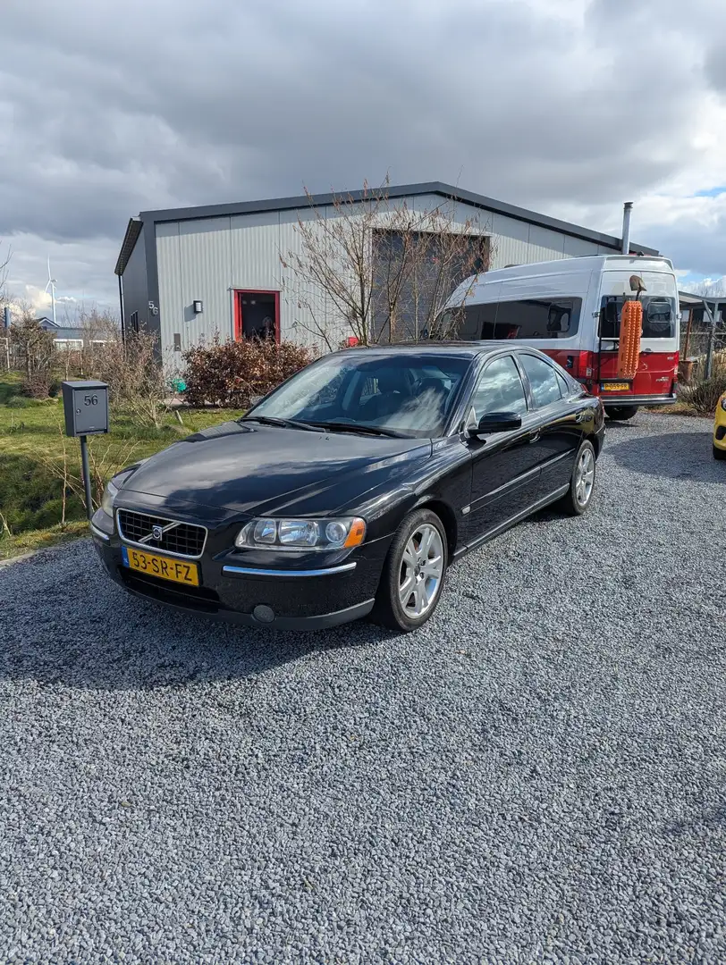 Volvo S60 2.0T Edition II Negro - 1