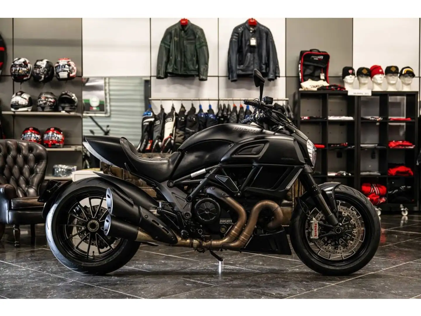 Ducati Diavel Negru - 1