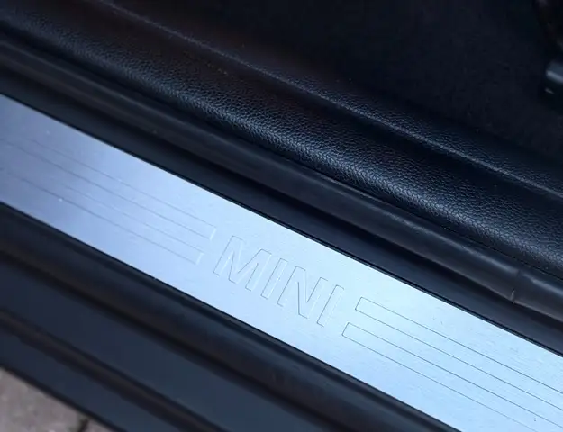 Mini Cooper Cooper view 11