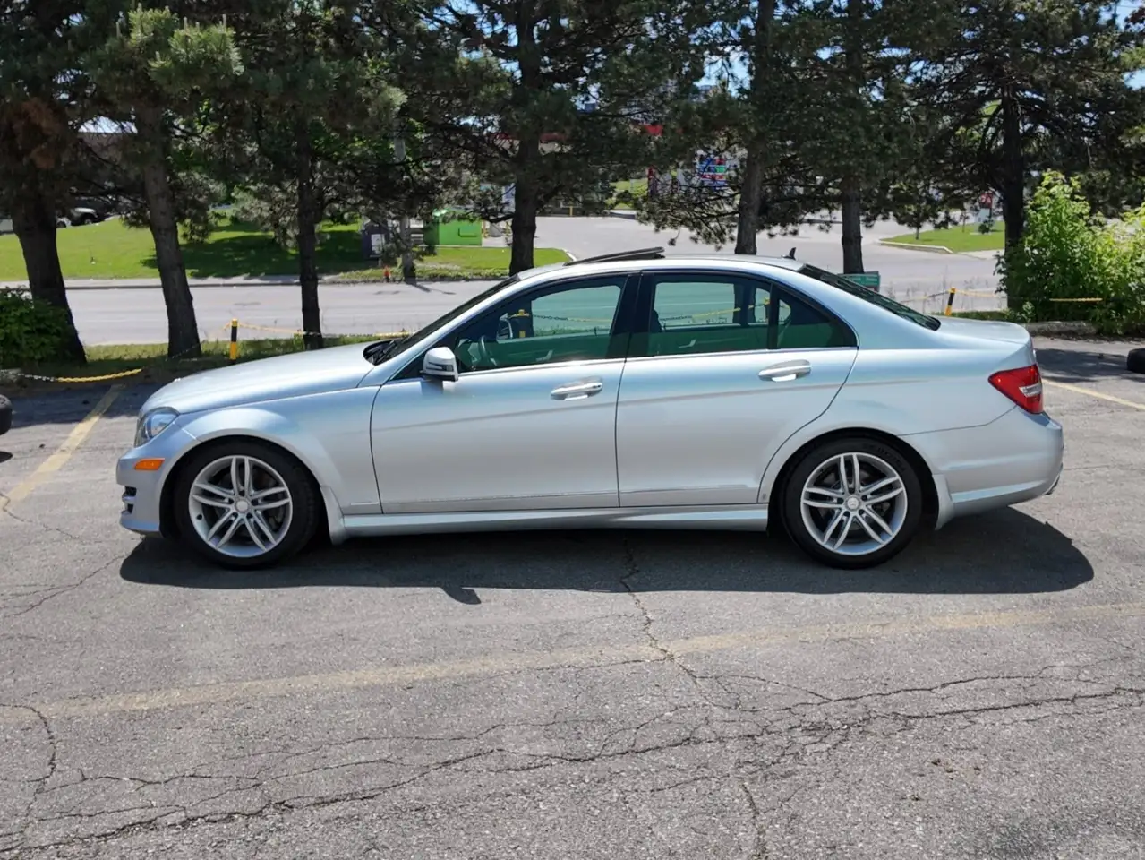 Mercedes-Benz C-Class photo Mercedes-Benz C-Class