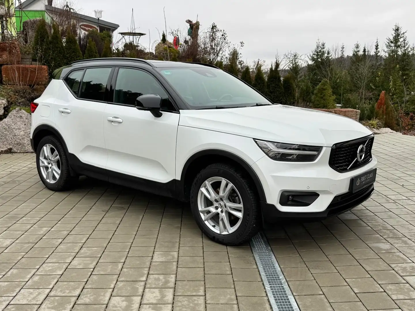 Volvo XC40 D3 R Design*2.HD*Volvo Scheckheftgepflegt* Alb - 1