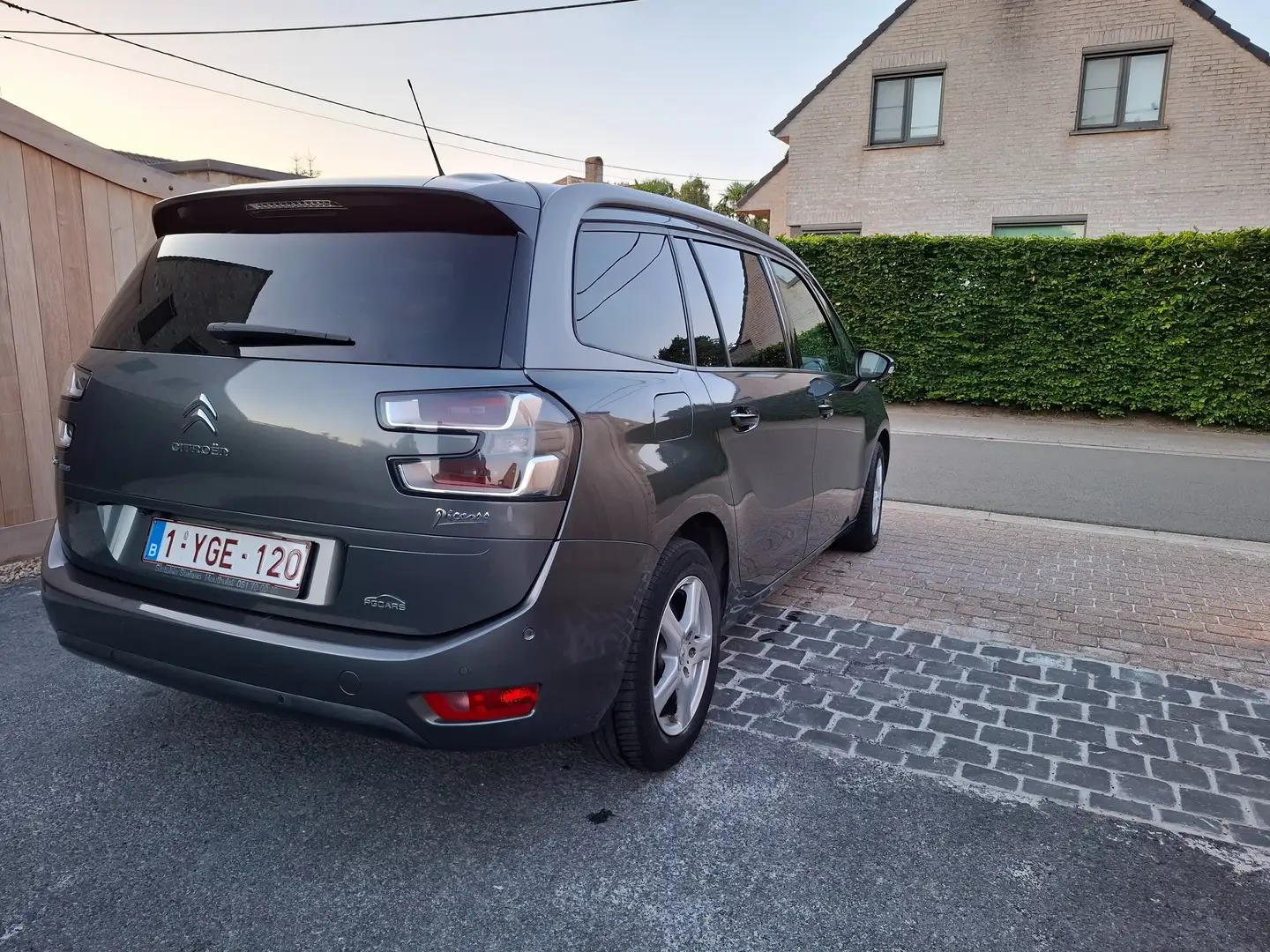 Citroen Grand C4 Picasso Grand C4 Picasso e-HDi 115 Intensive Grijs - 1