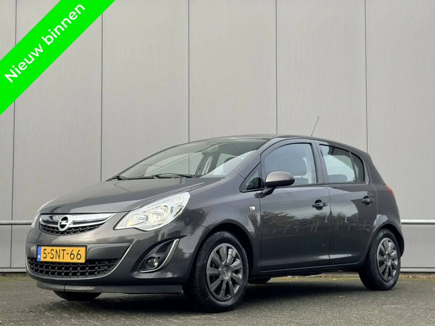 Opel Corsa 1.2-16V Berlin - NAP! - airco - cruise - uniek! Grijs - 1