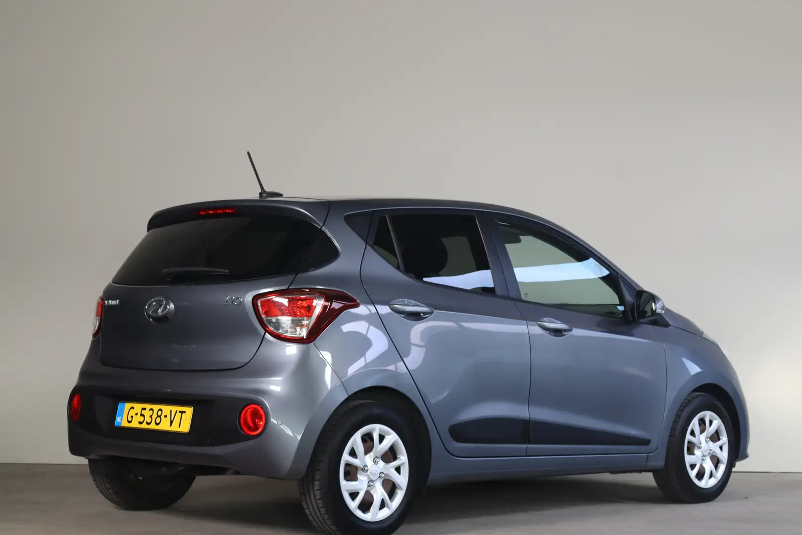 Hyundai i10 1.0i Premium NL-Auto!! Stoel + Stuurverwarming I C Grijs - 2
