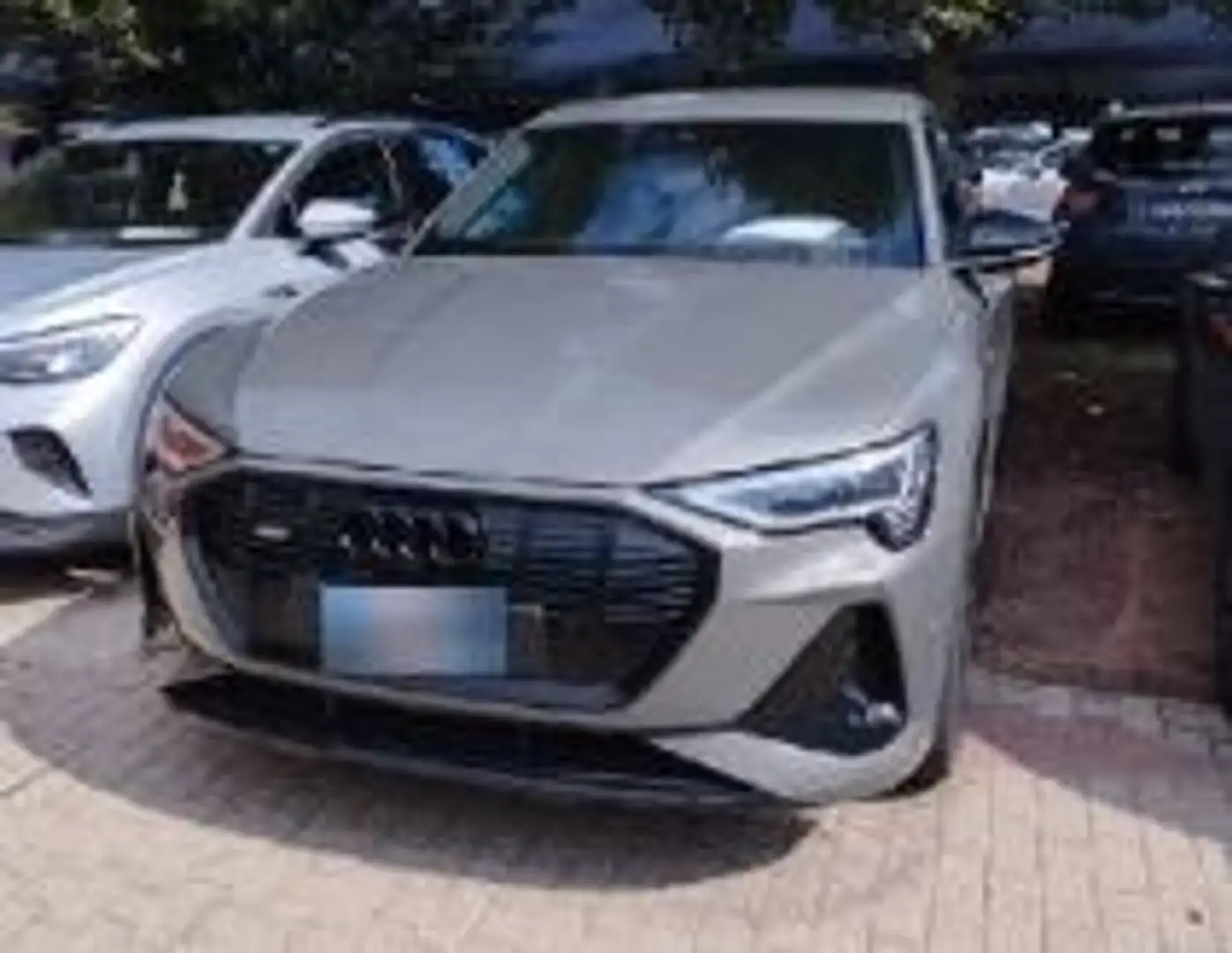 Audi e-tron Sportback 55 quattro S line NP:111T¤ Grau - 2