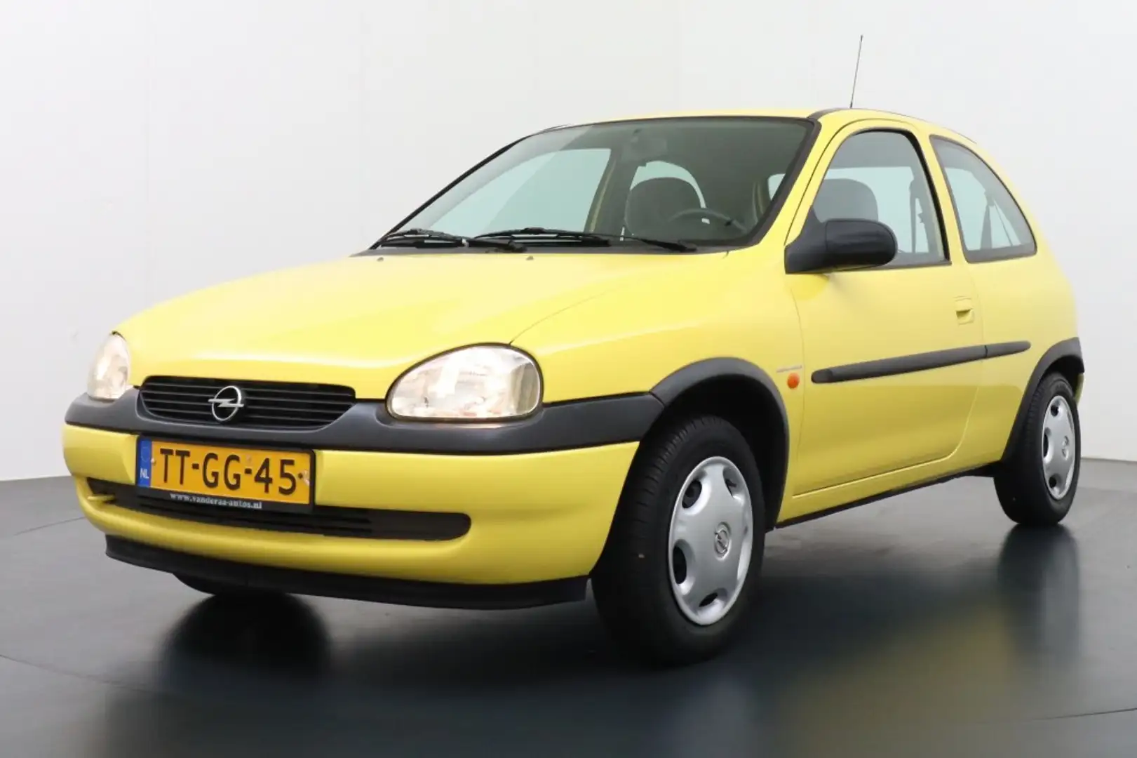 Opel Corsa 1.0I-12V CITY HB 3-Drs YOUNGTIMER!! Lage km-Stand Geel - 1