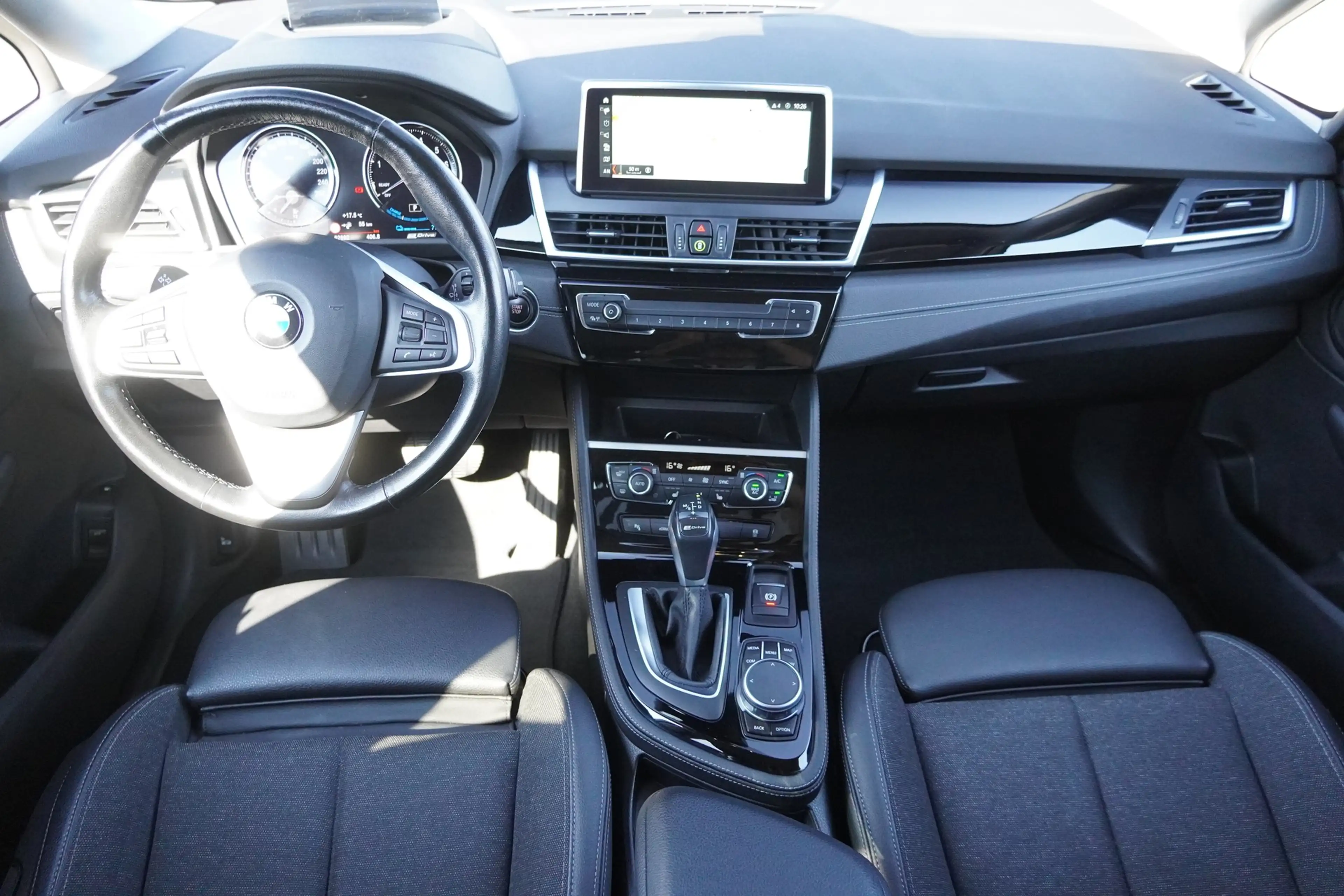 BMW 225 xe Klimaaut. LED Navi Head-Up Kamera PDC — photo 11