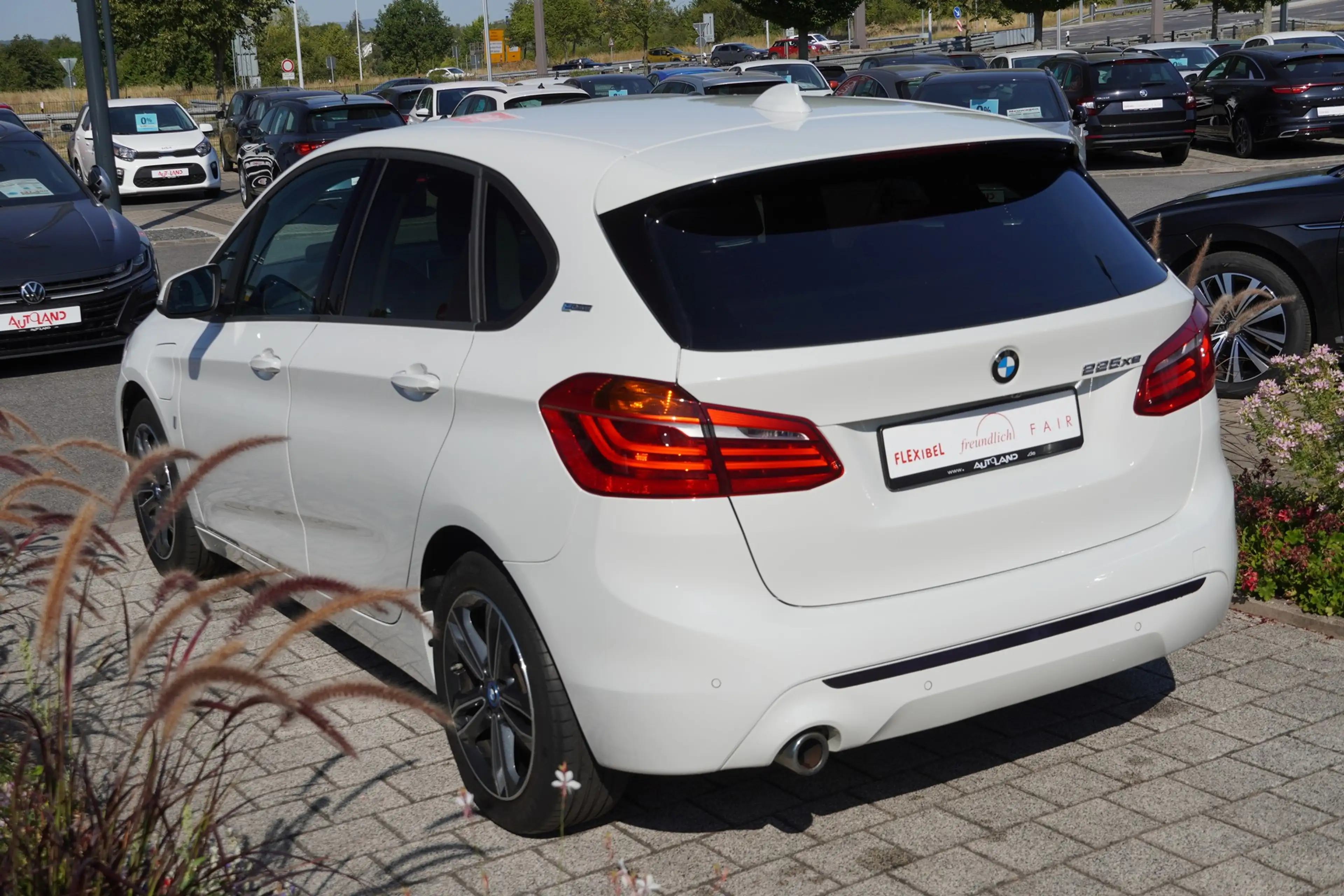 BMW 225 xe Klimaaut. LED Navi Head-Up Kamera PDC — photo 6