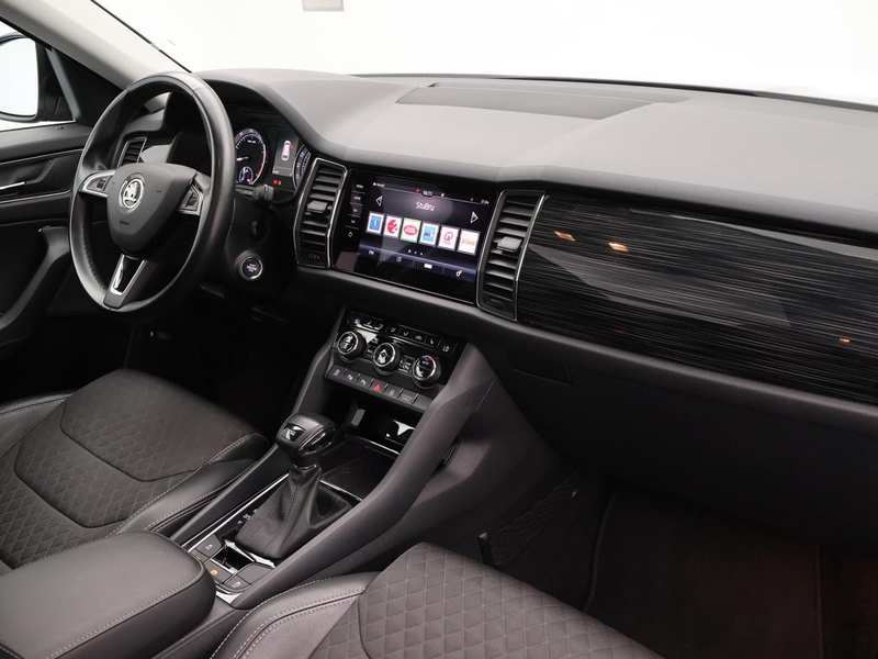 Skoda Kodiaq SKODA Kodiaq 1.5TSI 150PK *AUTOMAAT*PANODAK*TREKHAAK*LEDER*CAMERA*PDC*NAVI*AIRCO*KEYLESS GO*...* — photo 3