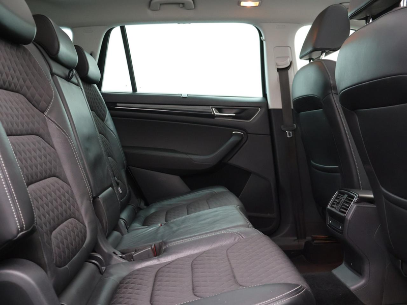 Skoda Kodiaq SKODA Kodiaq 1.5TSI 150PK *AUTOMAAT*PANODAK*TREKHAAK*LEDER*CAMERA*PDC*NAVI*AIRCO*KEYLESS GO*...* — photo 10