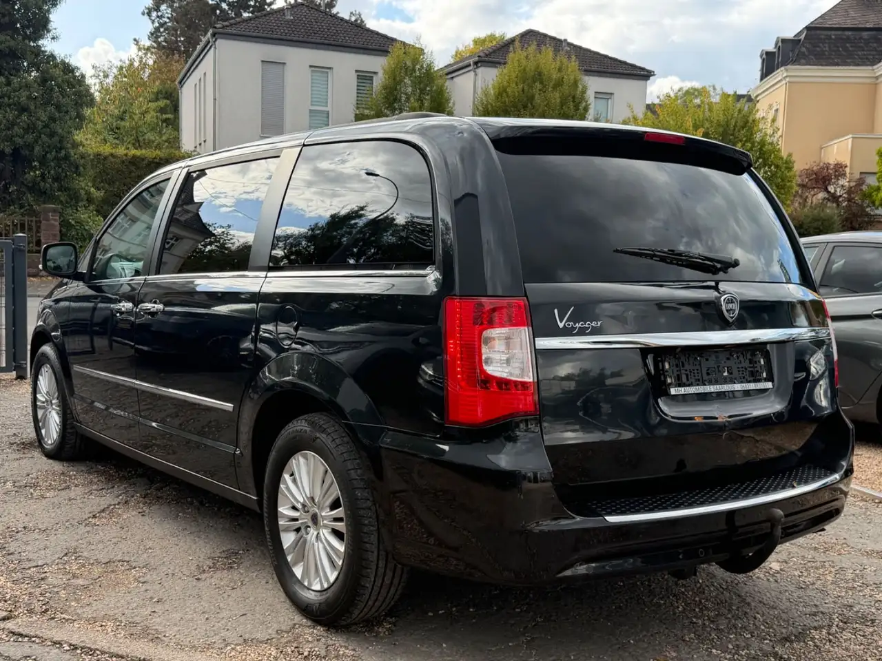 LANCIA VOYAGER GOLD 2.8 MULTIJET 178ch BVA - 7 PLACES - CUIR - TOIT PANORAMIQUE - PORTES COULISSANTES ÉLECTRIQUES - HAYON ÉLECTRIQUE