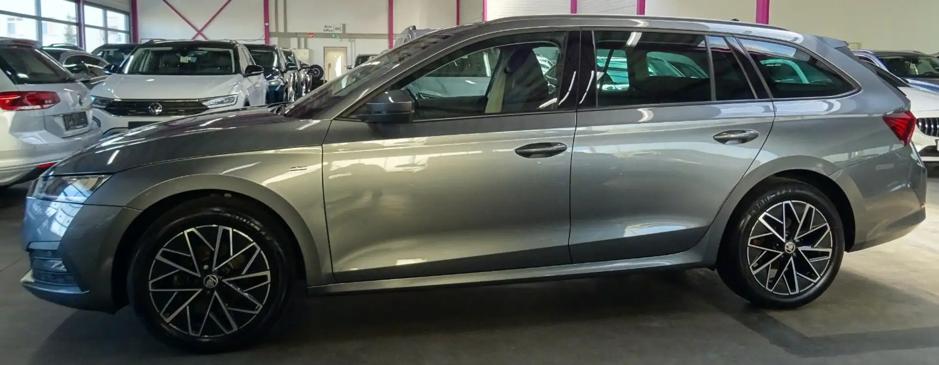 Skoda Octavia OCTAVIA 2.0 TDI*ACC*AHK*CAM*KEY*LED* Grau - 2