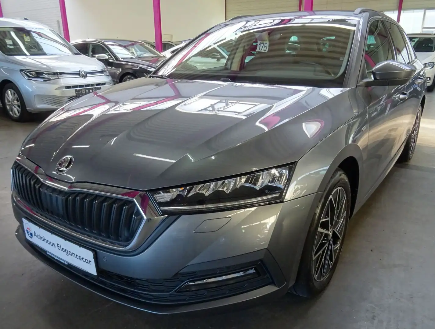 Skoda Octavia OCTAVIA 2.0 TDI*ACC*AHK*CAM*KEY*LED* Grau - 1