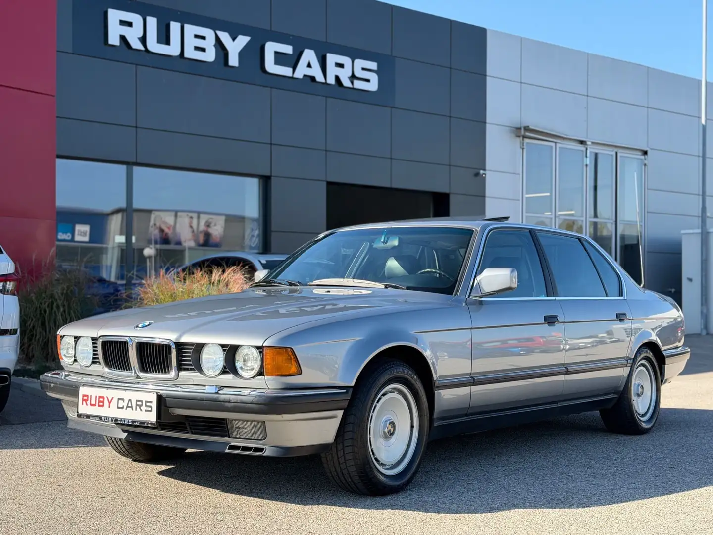 BMW 750 iL E32 Aut. Silber - 2