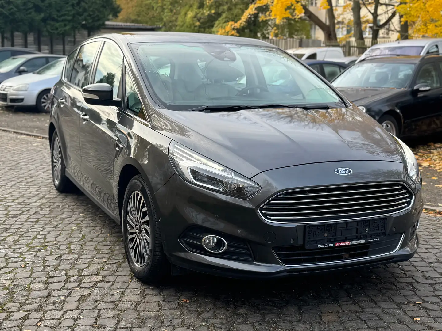 Ford S-Max Titanium Automatik Grau - 1