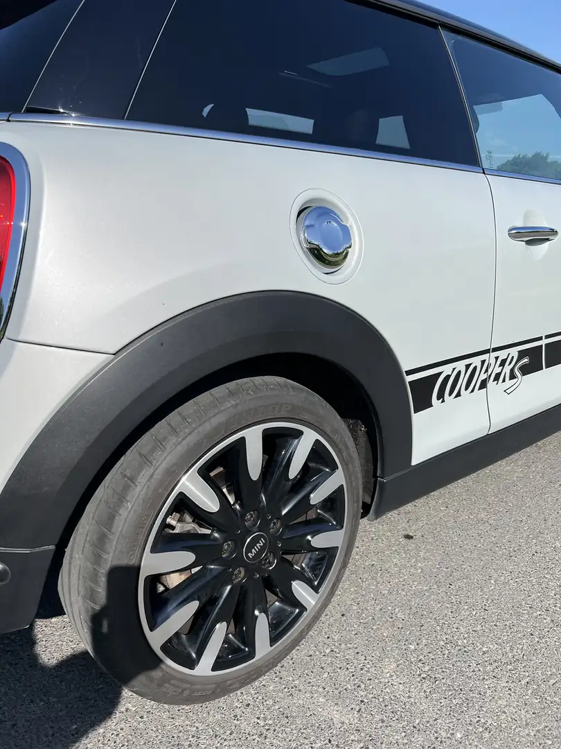 MINI Cooper S MINI 3-TÜRER Sport-Aut. Seven Chili Silber - 2