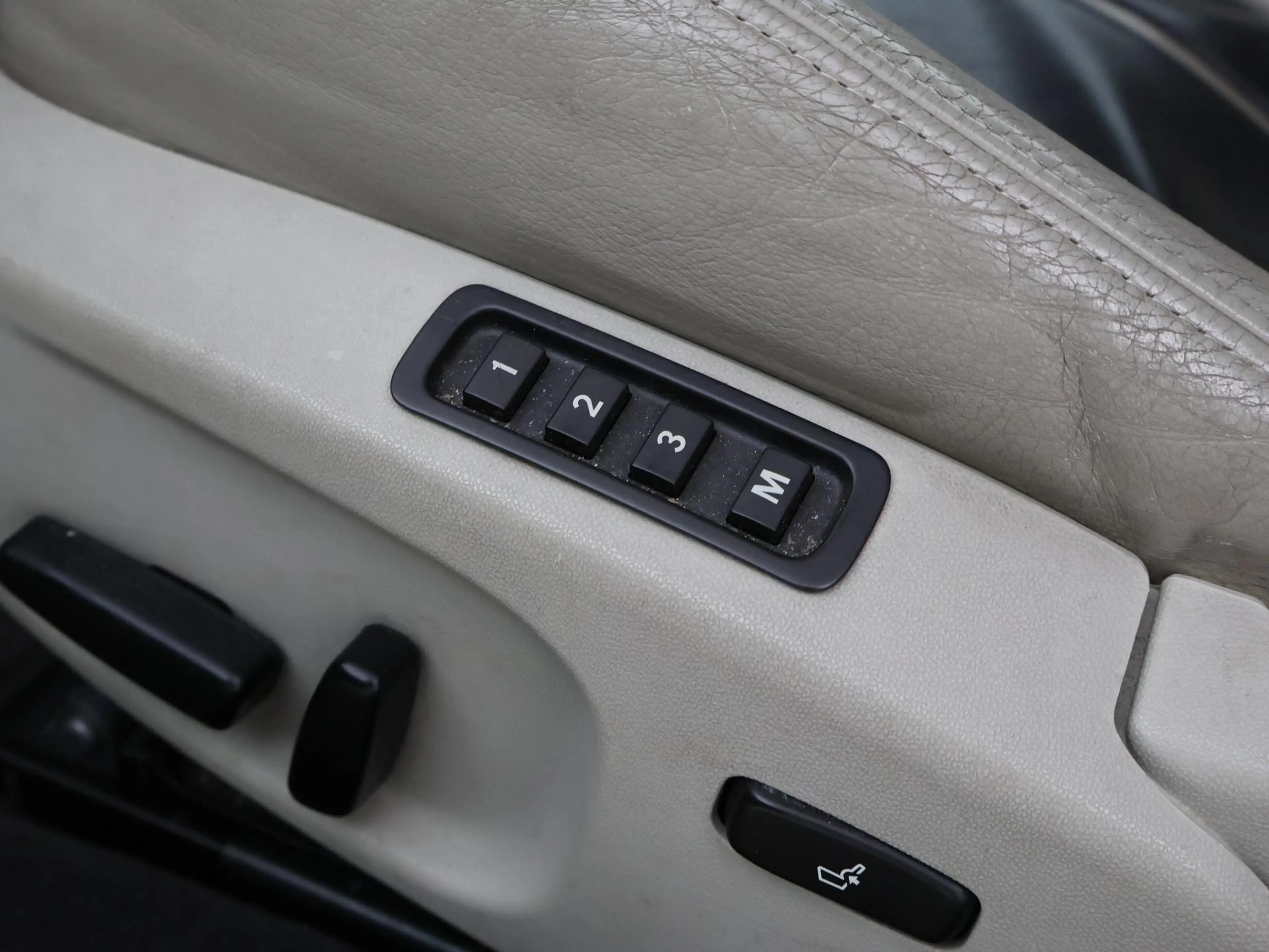 Saab 9-3 Cabrio 2.0T 210 PK AERO AUT. + LEDER | TREKHAAK | — photo 36