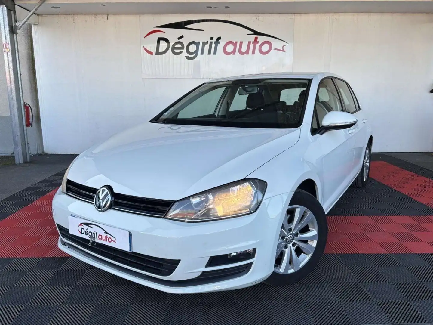 Volkswagen Golf 1.2 TSI 85 BlueMotion Technology Trendline Blanc - 1