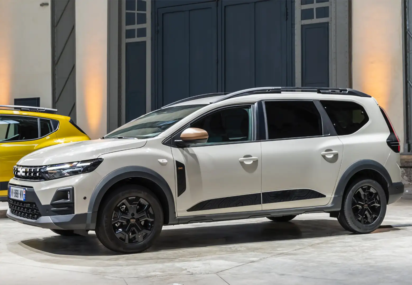 Dacia Jogger 1.0 ECO-G S.L Extreme Go 74kW 5pl. Gris - 1