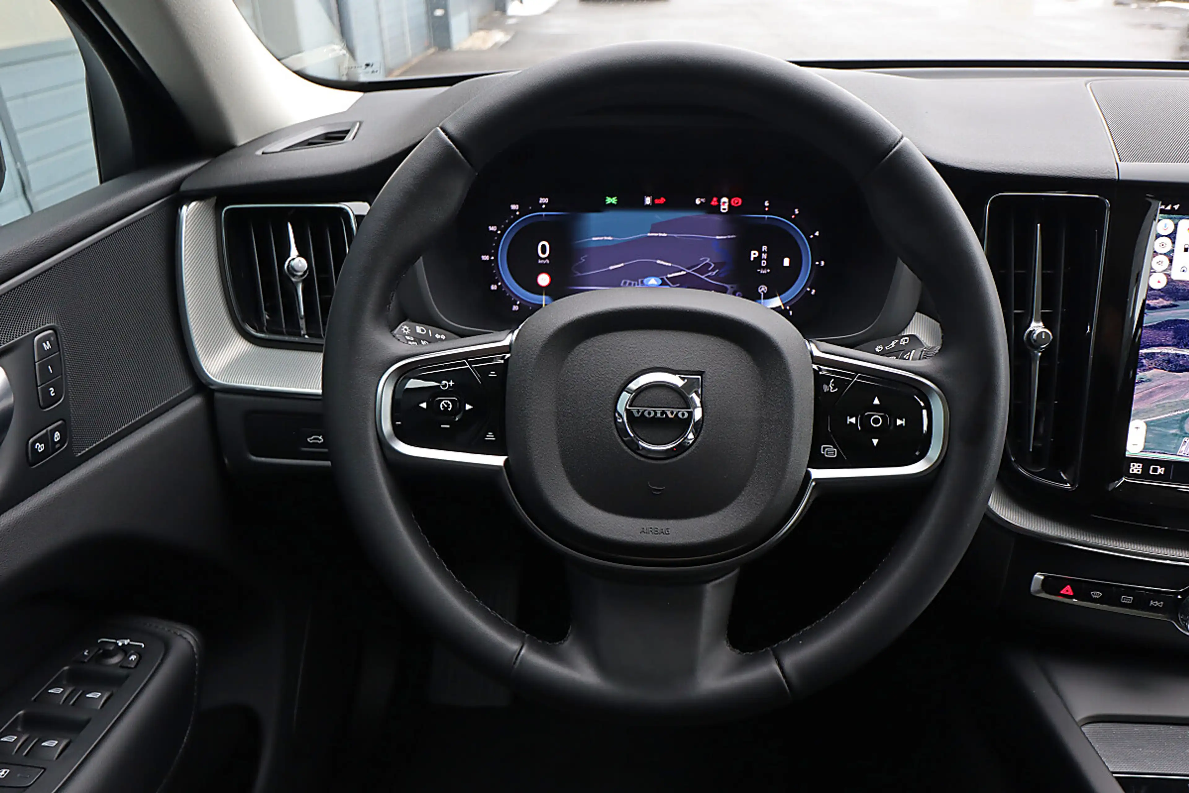 Volvo XC60 B4 Plus Dark Geartronic ACC, AHK schwenkbar, Pa... — photo 14