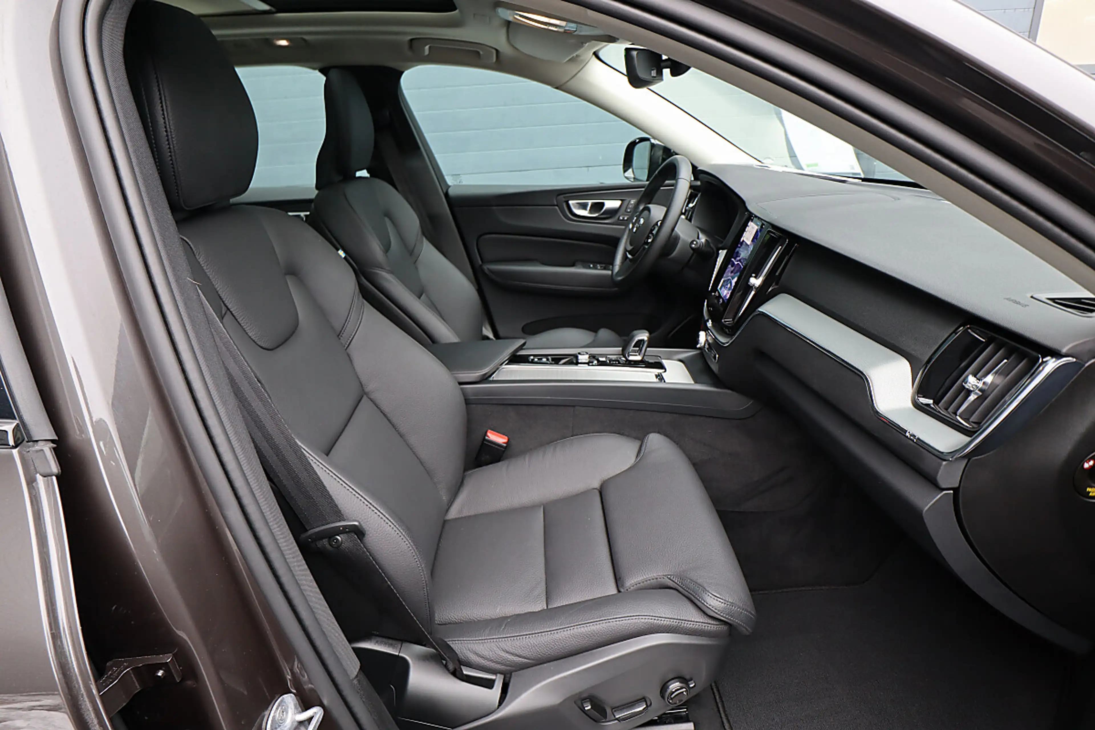 Volvo XC60 B4 Plus Dark Geartronic ACC, AHK schwenkbar, Pa... — photo 10