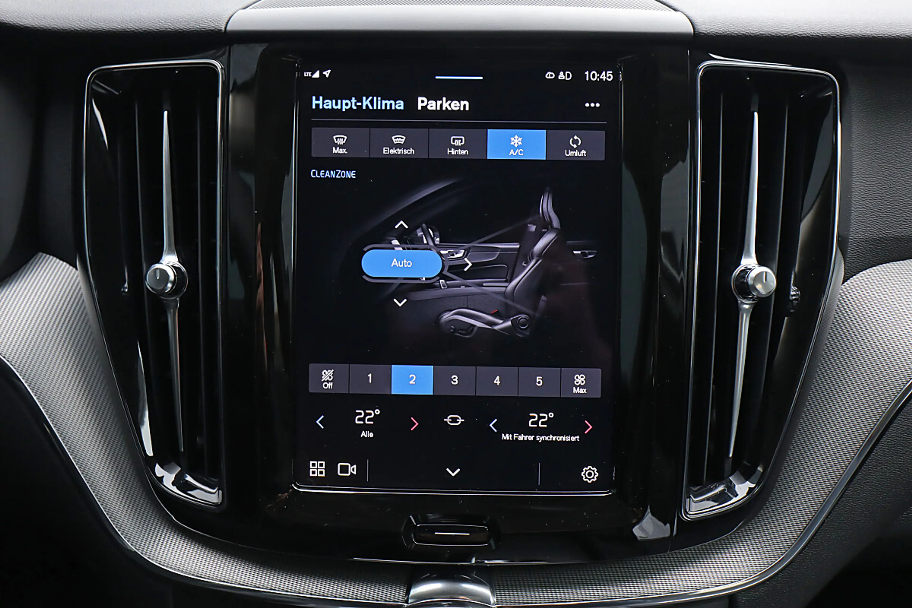 Volvo XC60 B4 Plus Dark Geartronic ACC, AHK schwenkbar, Pa... — photo 15