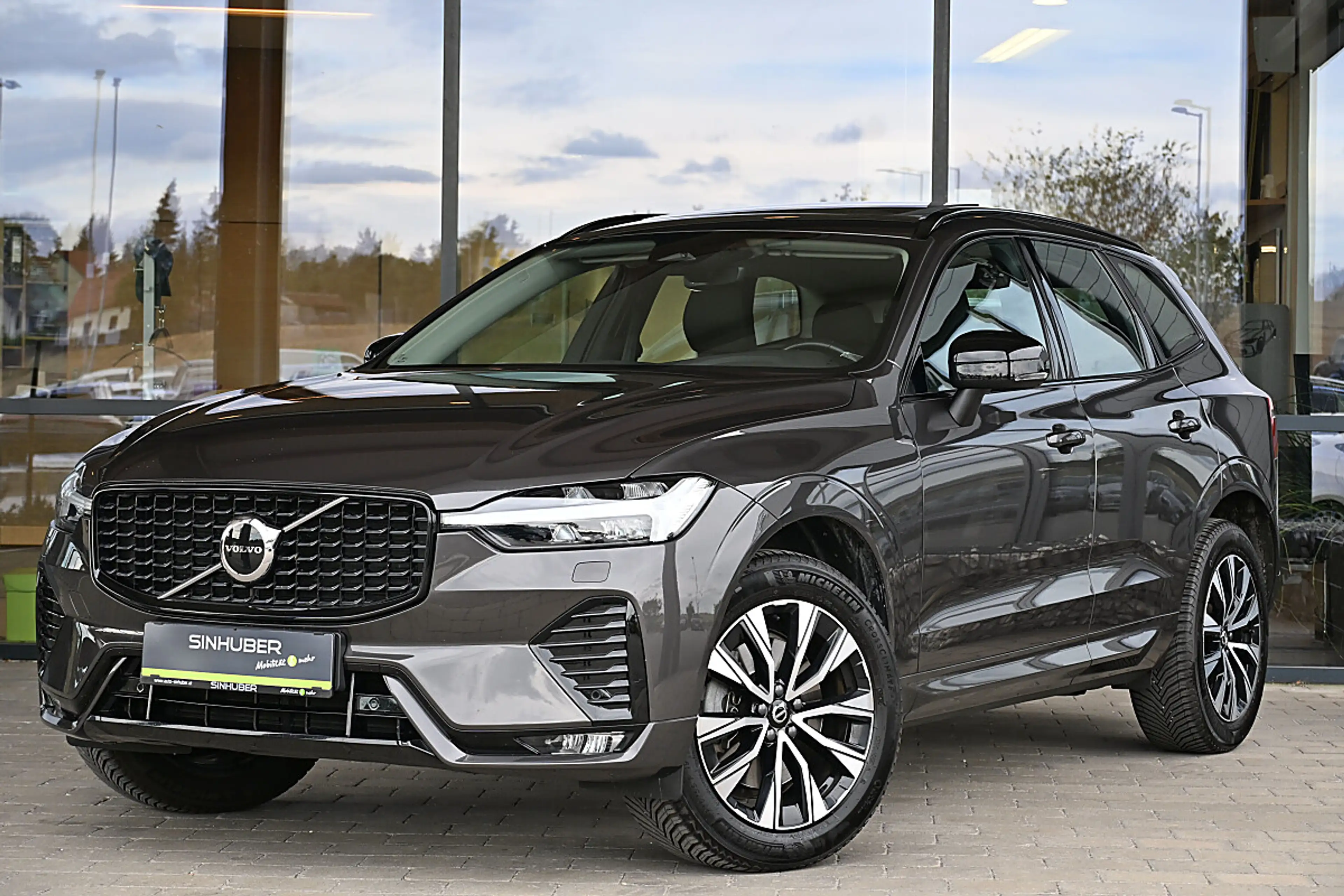Volvo XC60 B4 Plus Dark Geartronic ACC, AHK schwenkbar, Pa...