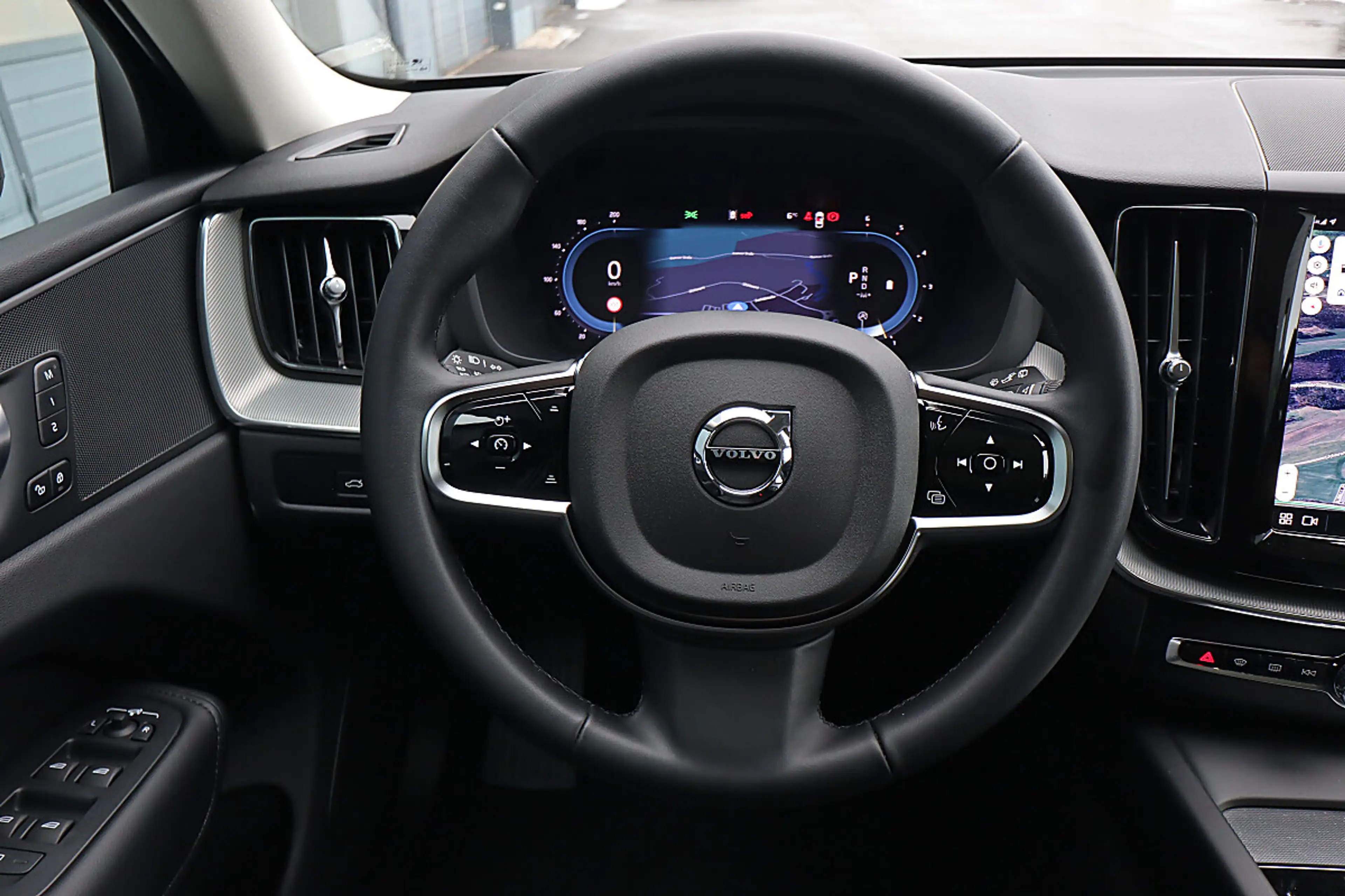Volvo XC60 B4 Plus Dark Geartronic ACC, AHK schwenkbar, Pa... — photo 13