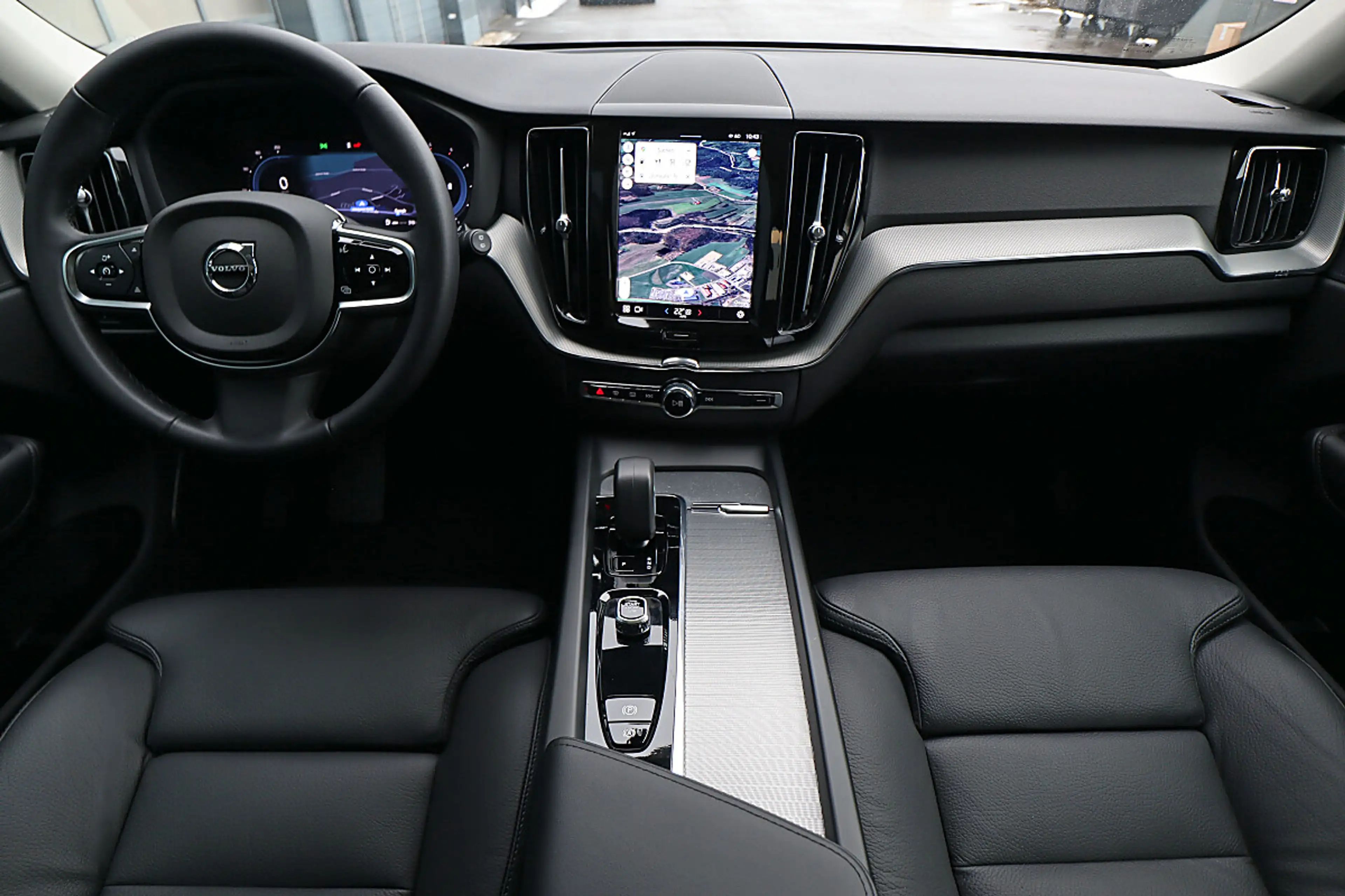 Volvo XC60 B4 Plus Dark Geartronic ACC, AHK schwenkbar, Pa... — photo 12