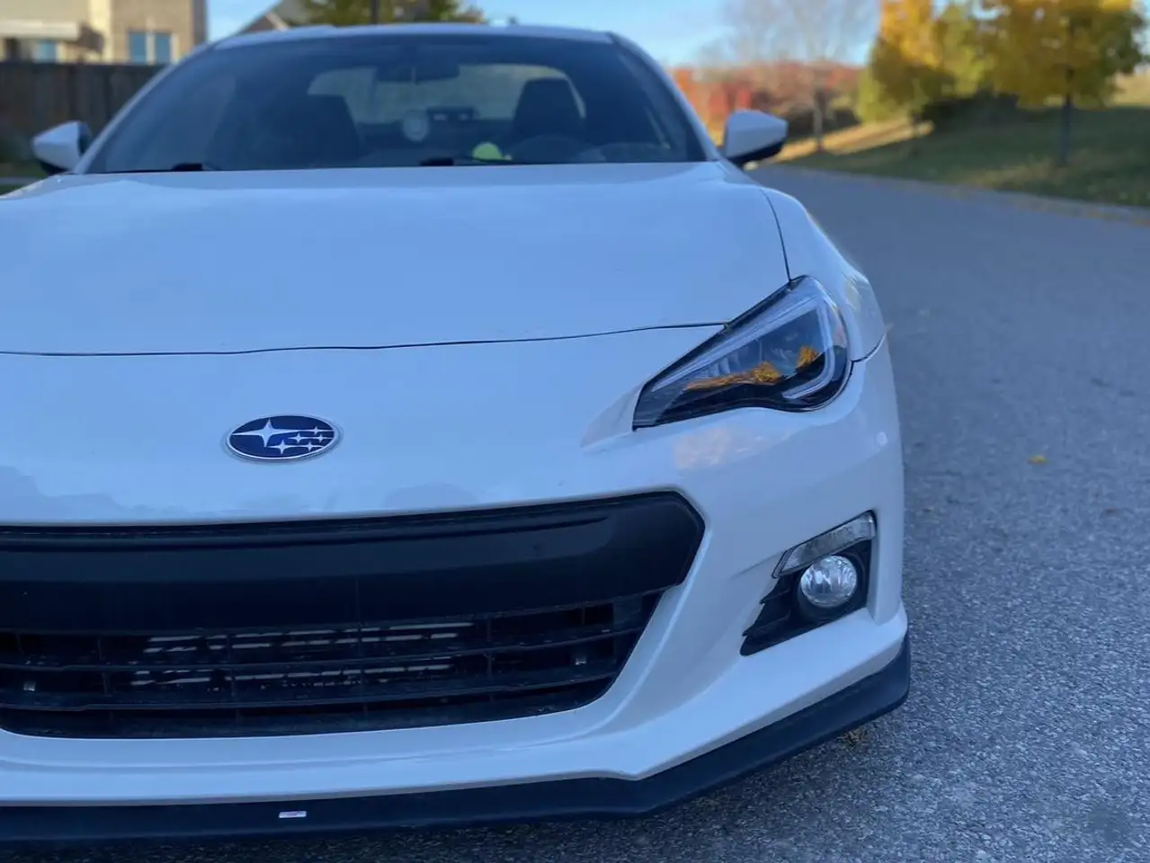 Subaru BRZ снимка Subaru BRZ
