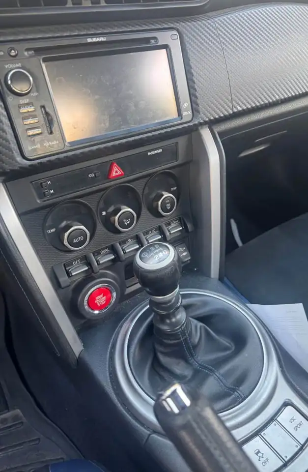 Subaru BRZ снимка Subaru BRZ