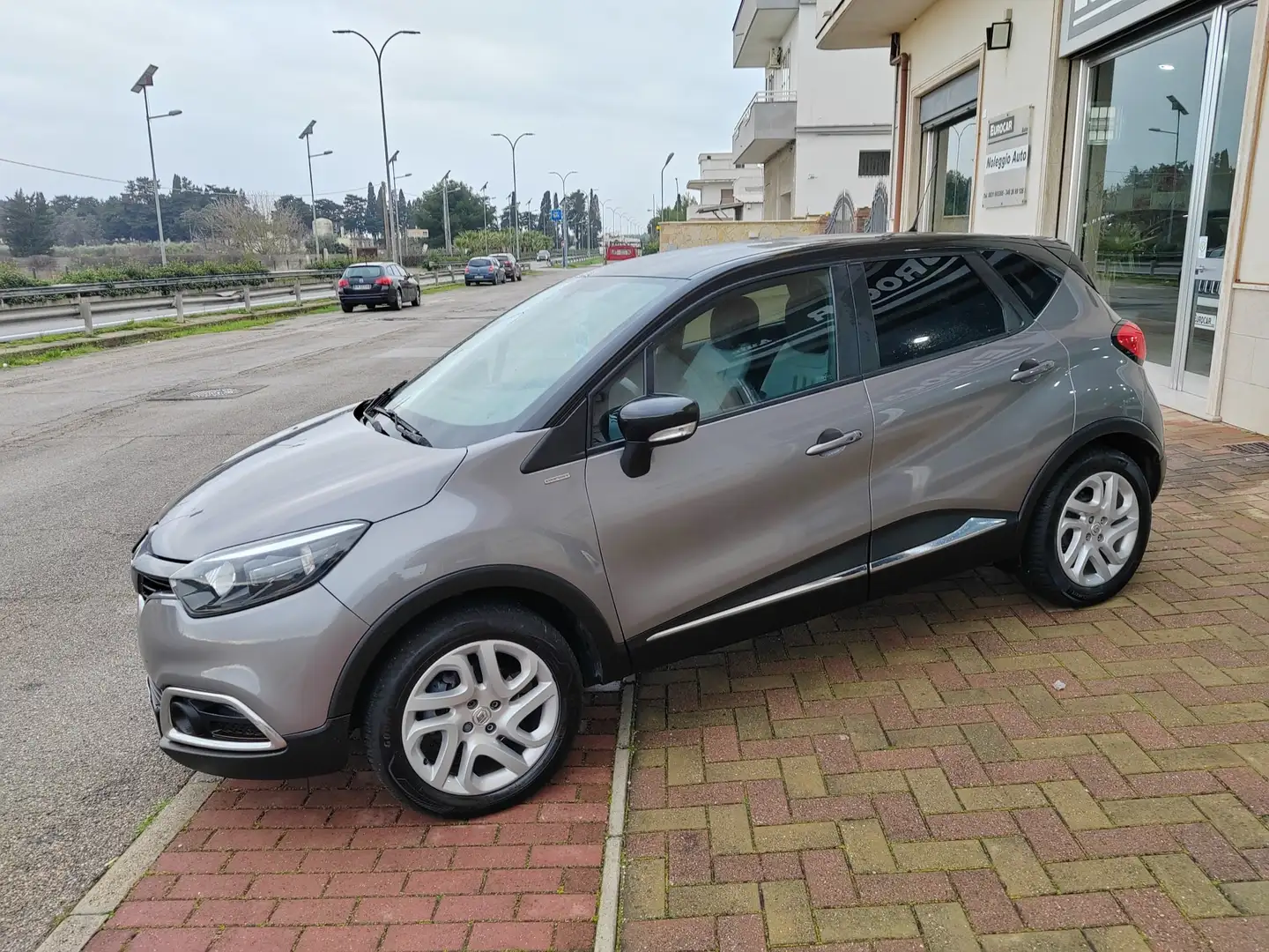 Renault Captur 1.5 dCi 90cv Energy Zen Cool Grey Grau - 1