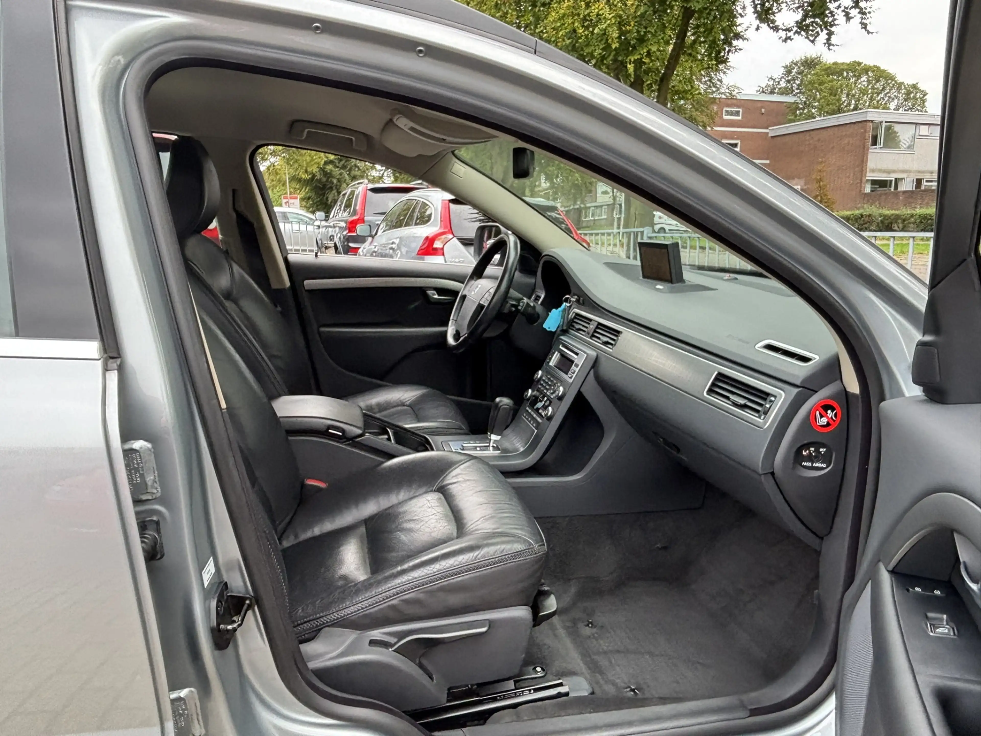 Volvo XC70 3.2 AWD Summum Driver Support Standkachel Premium — photo 11