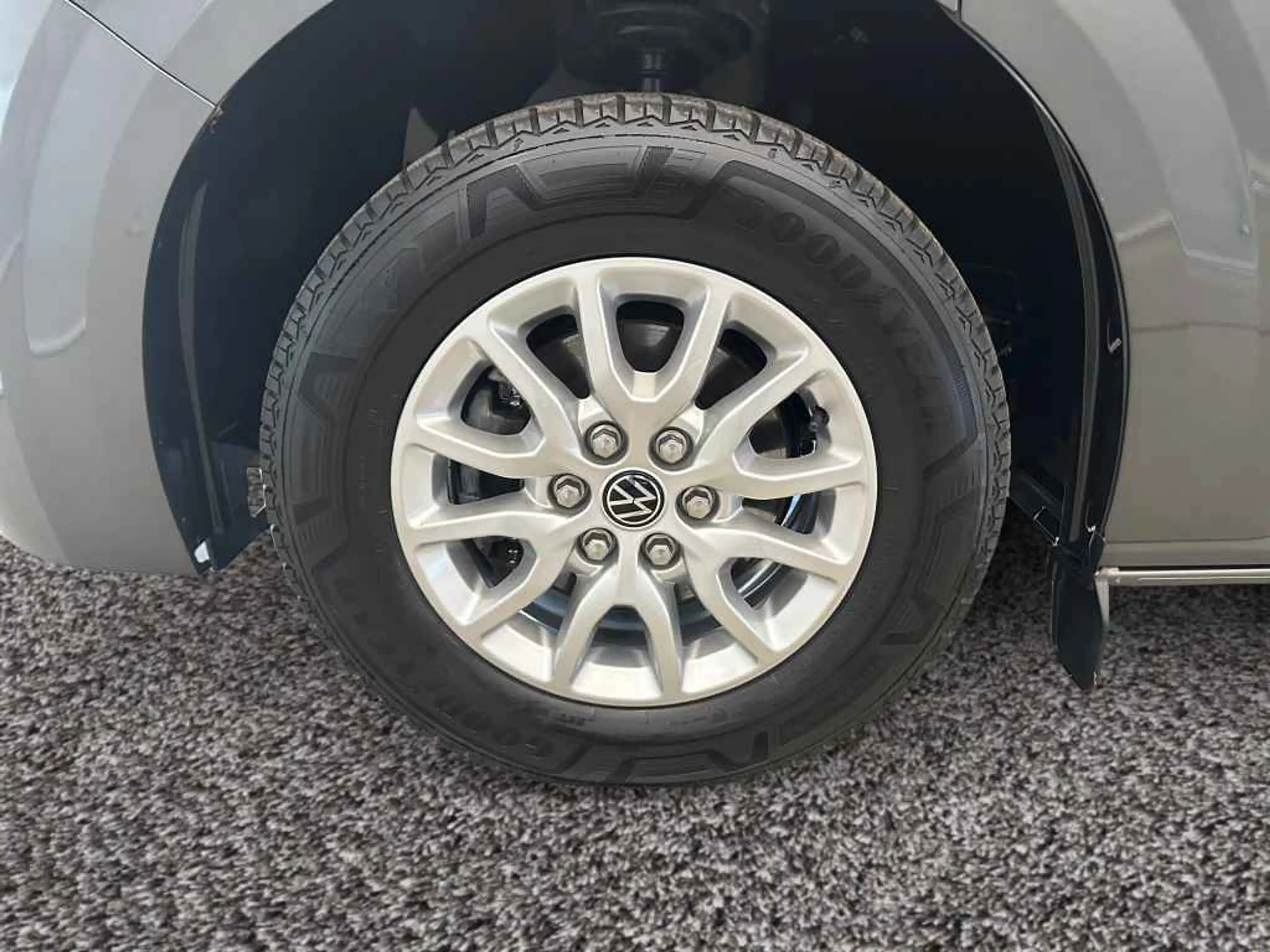Volkswagen T7 Caravelle Life 2.0 TDI 9S *LED*GRA*LANE*SHZ* — photo 5