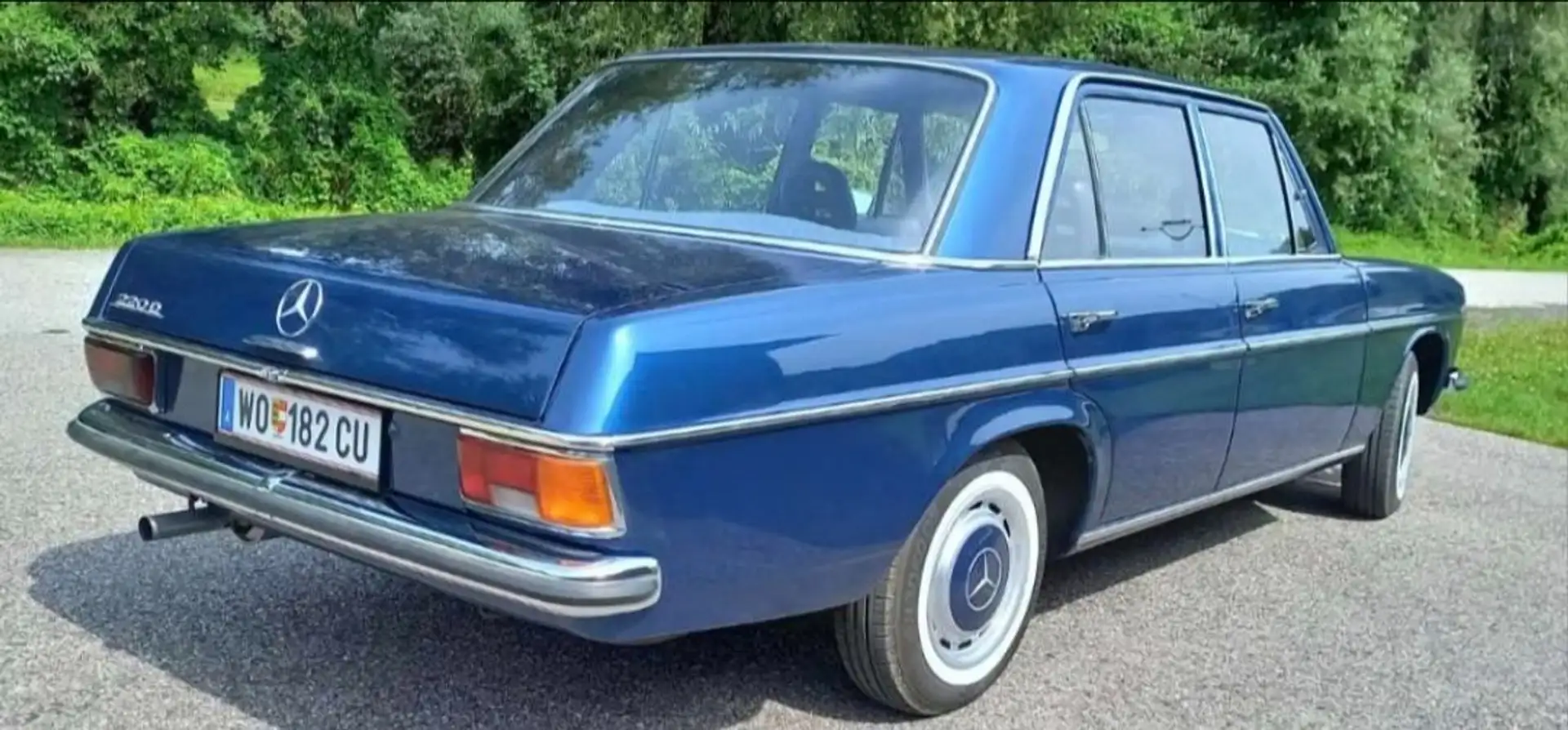 Mercedes-Benz W 114/115 Strich-Acht Blauw - 2