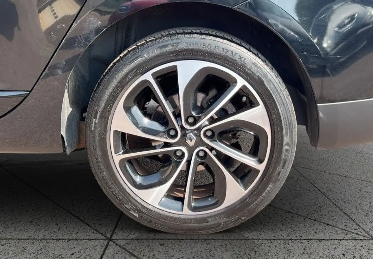 Renault Megane Grandtour — photo 45