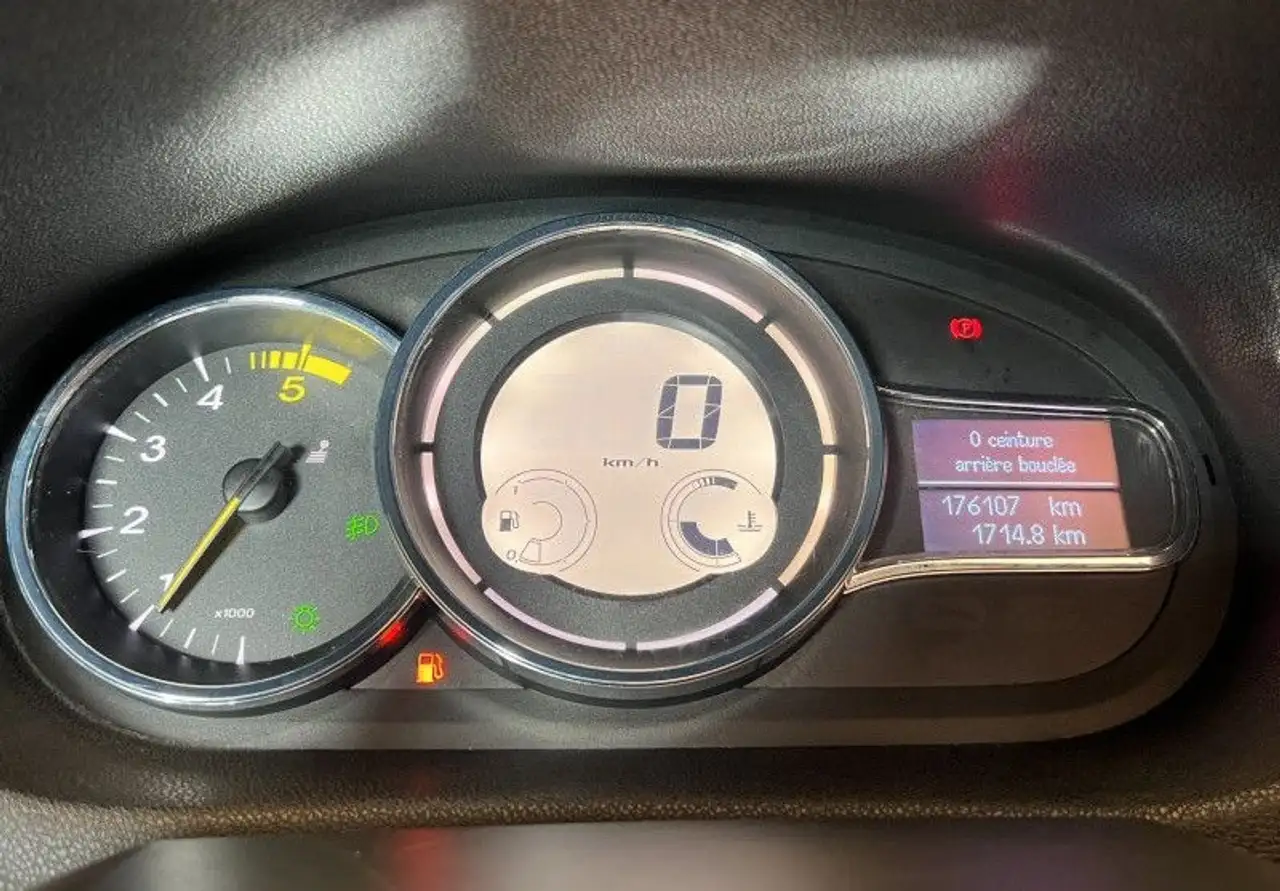 Renault Megane Grandtour — photo 16