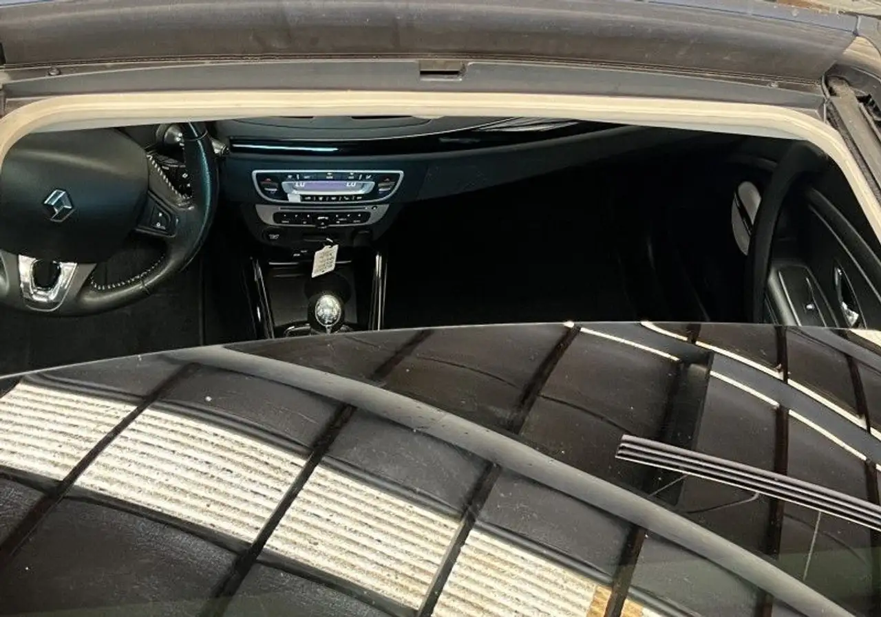 Renault Megane Grandtour — photo 34