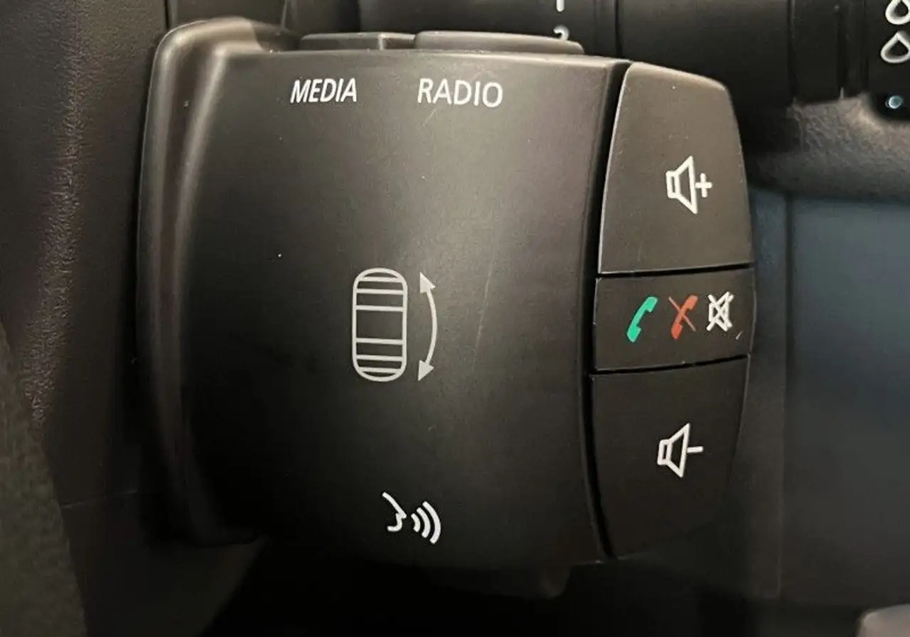 Renault Megane Grandtour — photo 25