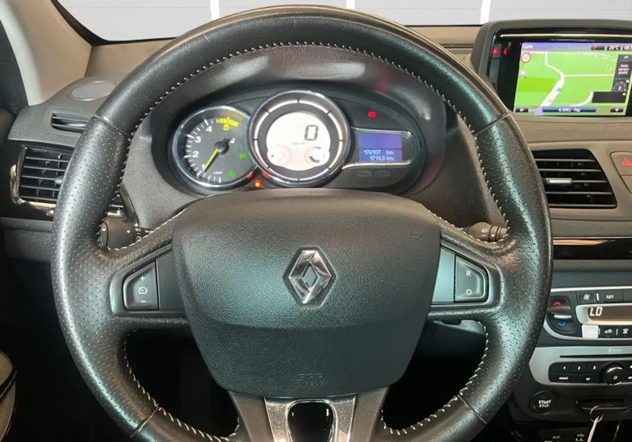 Renault Megane Grandtour — photo 17