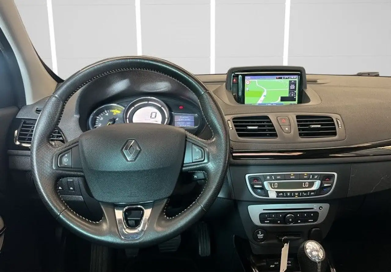 Renault Megane Grandtour — photo 35