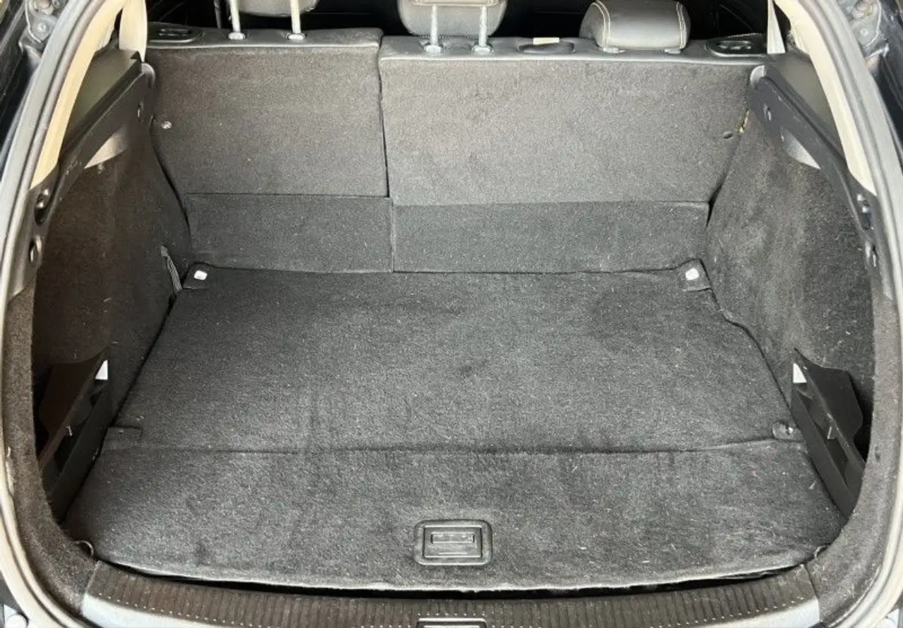 Renault Megane Grandtour — photo 14