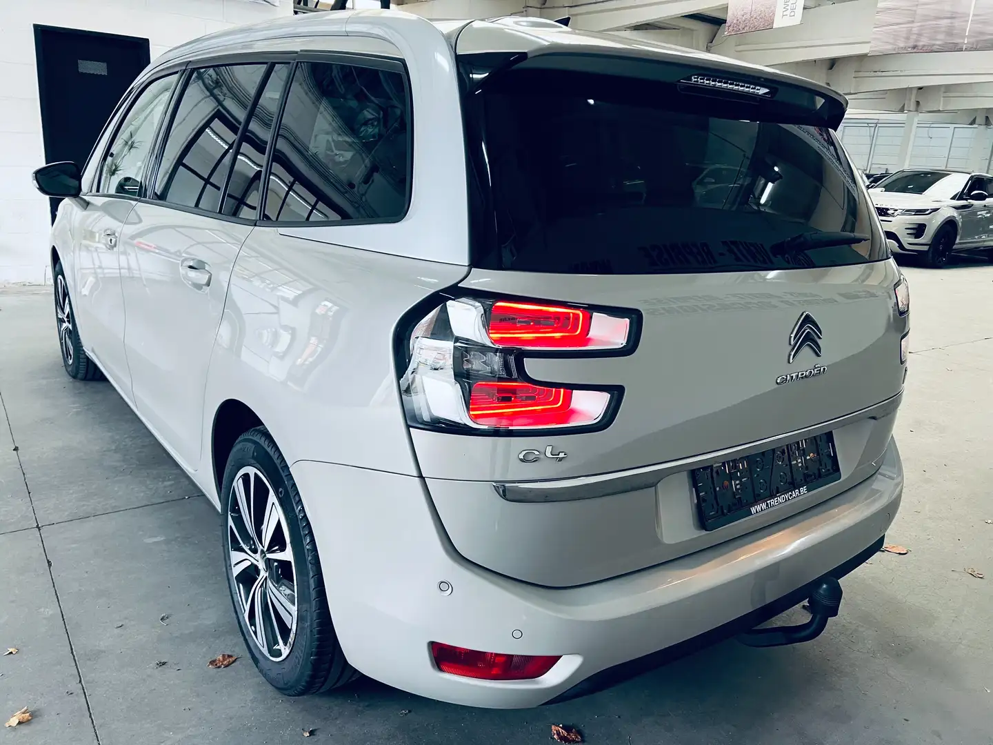 Citroen Grand C4 Picasso 1.2i Shine 7PL+NAVI+PANO+CAMERA+CARNET+GARANTIE Gris - 2