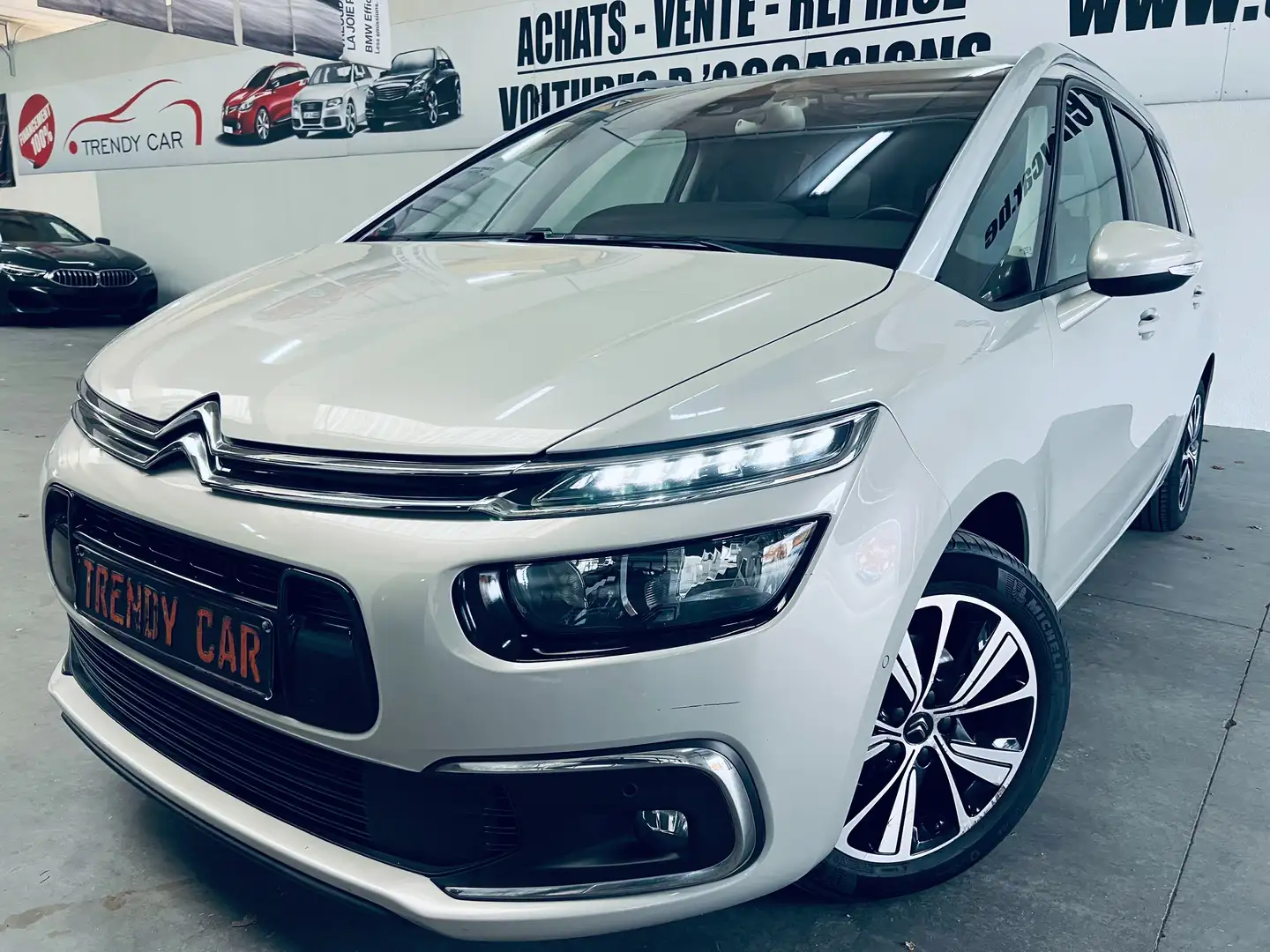 Citroen Grand C4 Picasso 1.2i Shine 7PL+NAVI+PANO+CAMERA+CARNET+GARANTIE Gris - 1