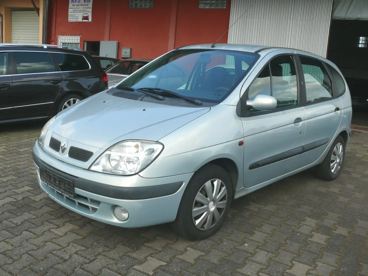 Renault Scenic 1.6 16V RT Silber - 1