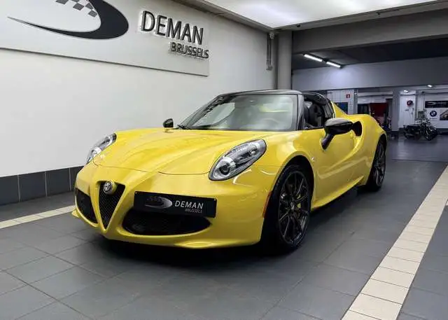 Alfa Romeo 4C Spider * Pack Cuir * planche de bord en cuir * PTS * Echappement sport *